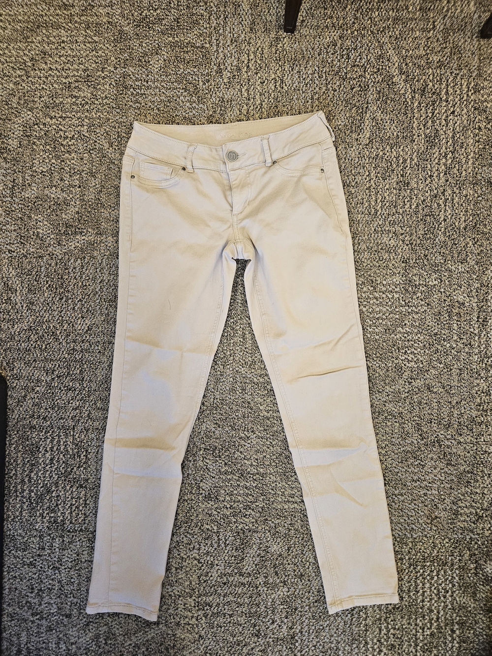 Size Small-Regular 
Maurices Cream Ivory Skinny Pants Women’s Stretch-